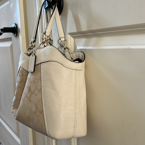 EUC—Beautiful Cream Authentic Coach Bag - Picture 7 of 12